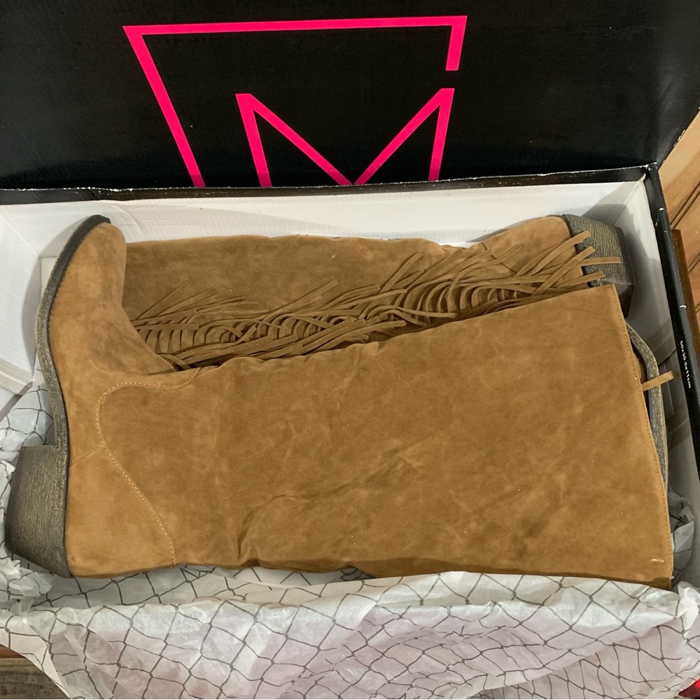 NIB Brown Faux Suede Tall Fringe Boots Madonna’s Material Girl Brand  (9.5) - Picture 10 of 11